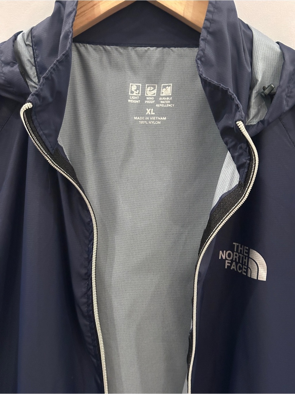 North Face Navy Unisex Hooded Windbreaker - Picture 6 of 7